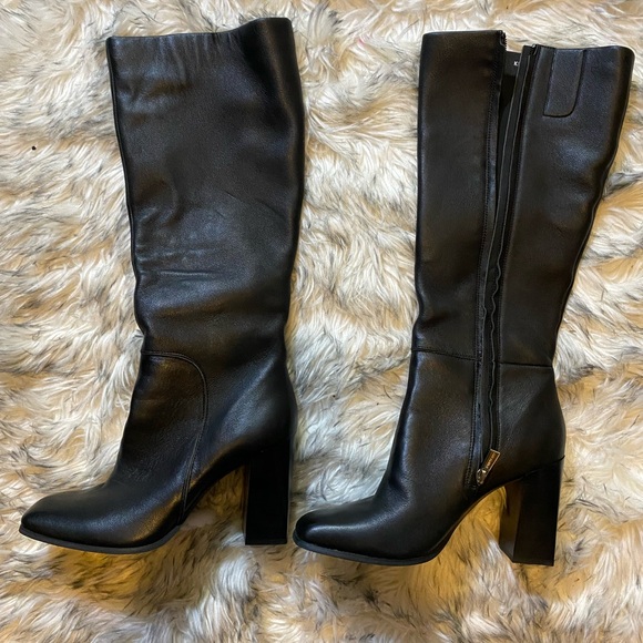 Kenneth Cole Sleek Black Heeled Boots - Picture 7 of 11